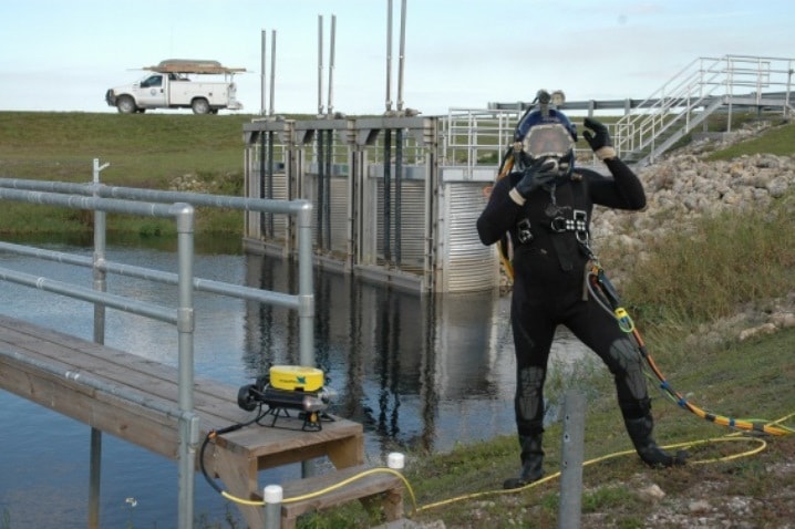 Bridge substructure underwater inspection
